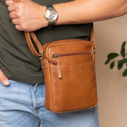 Laveno Full-Grain Leather Crossbody Bag para Hombre – Vista alternativa del producto 2