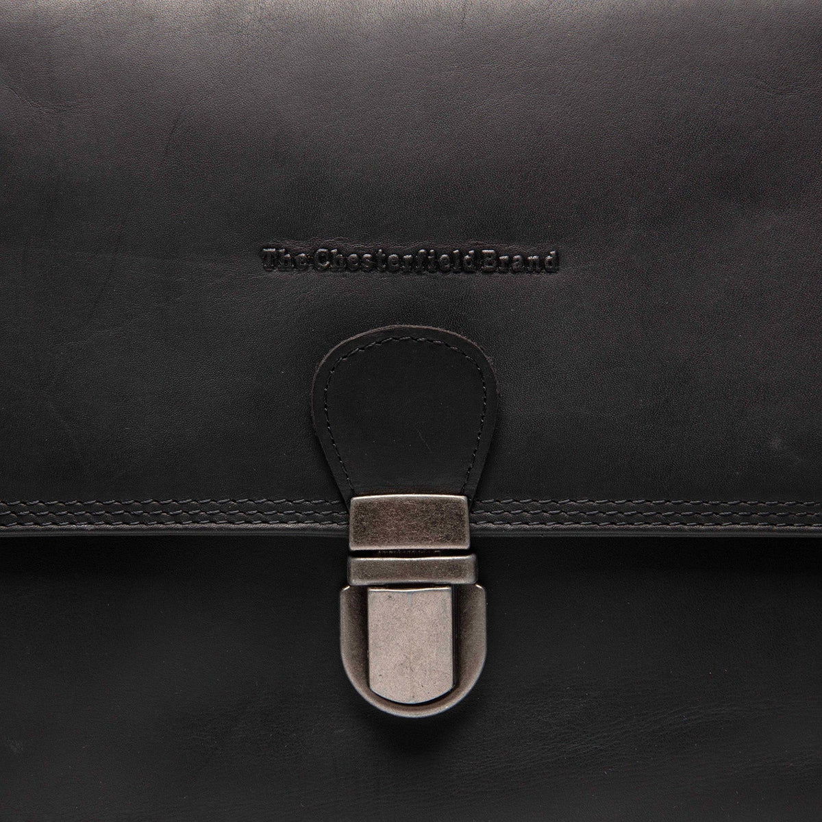 
Classic 100% Full-Grain leather Bag - Perspectiva trasera con correas de cuero reforzadas