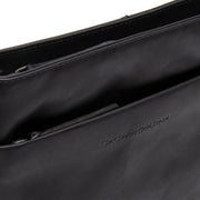 
Classic 100% Full-Grain leather Bag - Perspectiva trasera con correas de cuero reforzadas