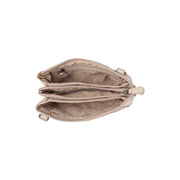 
Solid Antique Brass Hardware & Heavy-Duty Dual Zipper Detail on Osaka Bandolera de cuero flor