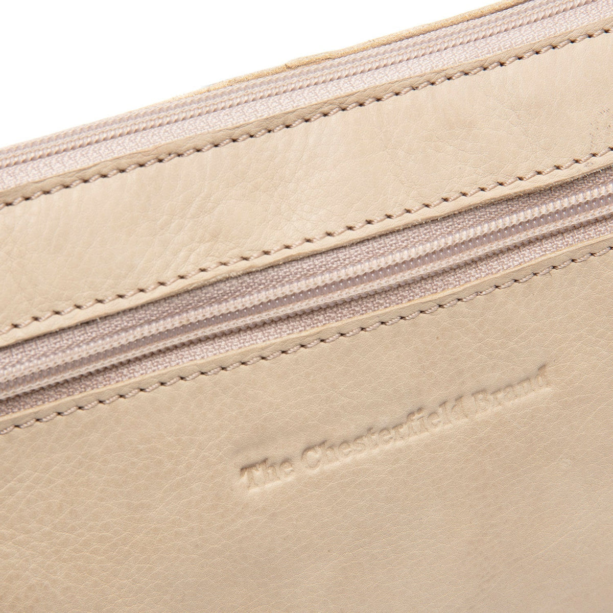 
Classic 100% Full-Grain leather Bag - Perspectiva trasera con correas de cuero reforzadas