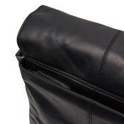 Vista interior Showing Dedicated Padded Laptop Sleeve &amp; Multi-Compartment Organization