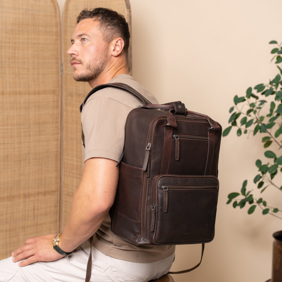Calden Full-Grain Leather Laptop Backpack para Mujer – Vista alternativa del producto 2