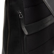 Vista interior Showing Dedicated Padded Laptop Sleeve &amp; Multi-Compartment Organization