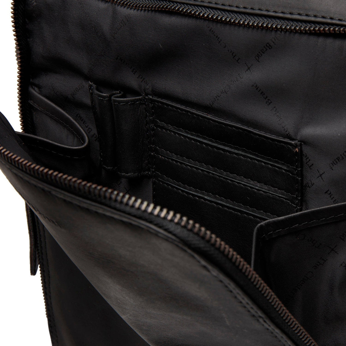 Solid Antique Brass Hardware &amp; Heavy-Duty Dual Zipper Detail on Jasper Full-Grain Leather Laptop Backpack para Mujer