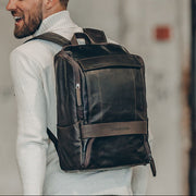 Rich Full-Grain Leather Laptop Backpack para Hombre – Vista alternativa del producto 2