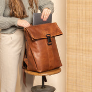 
Savona Mochila de cuero flor para portátil – alternate product view 3