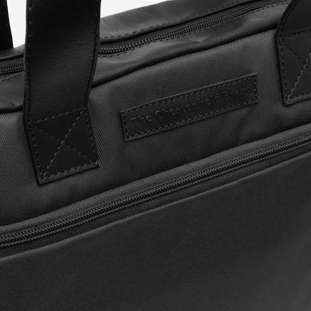 
Vista interior Showing Dedicated Padded Laptop Sleeve & Multi-Compartment Organization