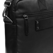 
Classic 100% Full-Grain leather Briefcase - Perspectiva trasera con correas de cuero reforzadas