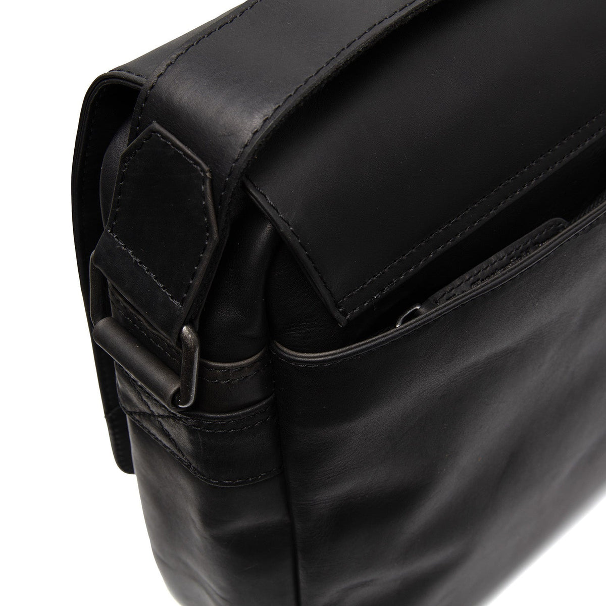 
Solid Antique Brass Hardware & Heavy-Duty Dual Zipper Detail on Richard Maletín para portátil de cuero flor