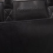 Solid Antique Brass Hardware &amp; Heavy-Duty Dual Zipper Detail on Tilbury Full-Grain Leather Laptop Bag para Mujer