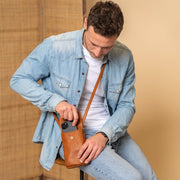 Langley Full-Grain Leather Phone Bag para Mujer – Vista alternativa del producto 3