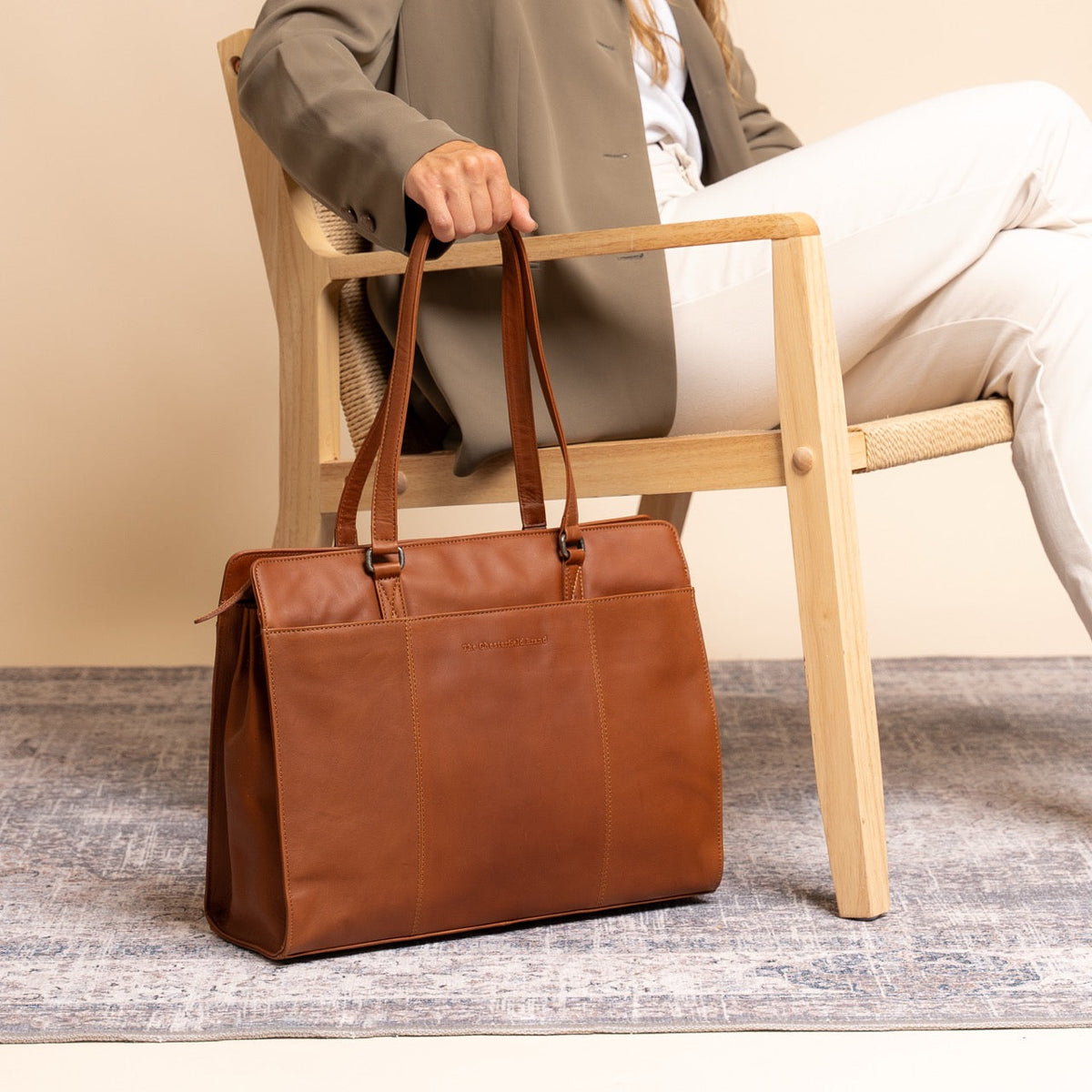 Fidenza Full-Grain Leather Shoulder Bag para Mujer – Vista alternativa del producto 3