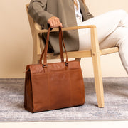 Fidenza Full-Grain Leather Shoulder Bag para Mujer – Vista alternativa del producto 3
