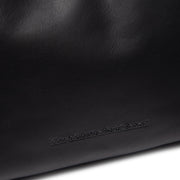 Vista interior Showing Dedicated Padded Laptop Sleeve &amp; Multi-Compartment Organization