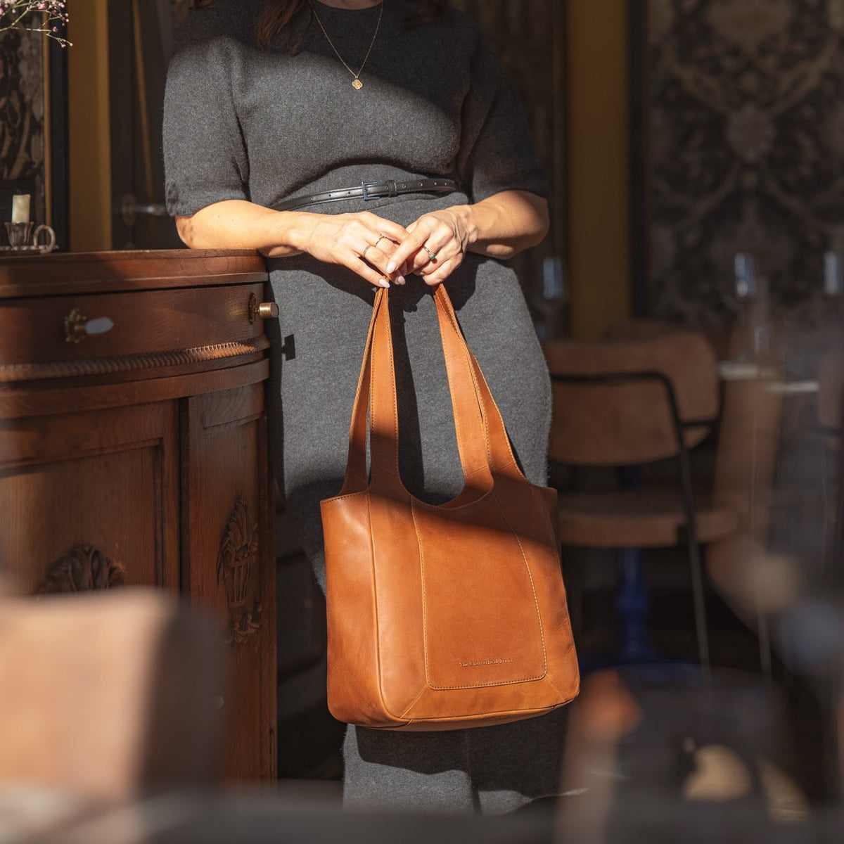 Tofino Full-Grain Leather Shoulder Bag para Mujer – Vista alternativa del producto 3