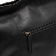 
Zira Bolso de hombro de cuero flor - Perfil lateral estructurado con profundidad de fuelle