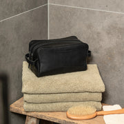 Classic 100% Full-Grain leather Goods - Vista trasera con ajuste entallado en hombros y bajo impecable