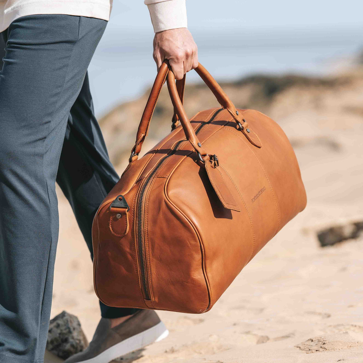 William Full-Grain Leather Weekender Bag para Mujer – Vista alternativa del producto 2