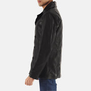 Detalle de cerca of Notch &amp; Button Hardware on Leo Negro Abrigo de Cuero para Hombre