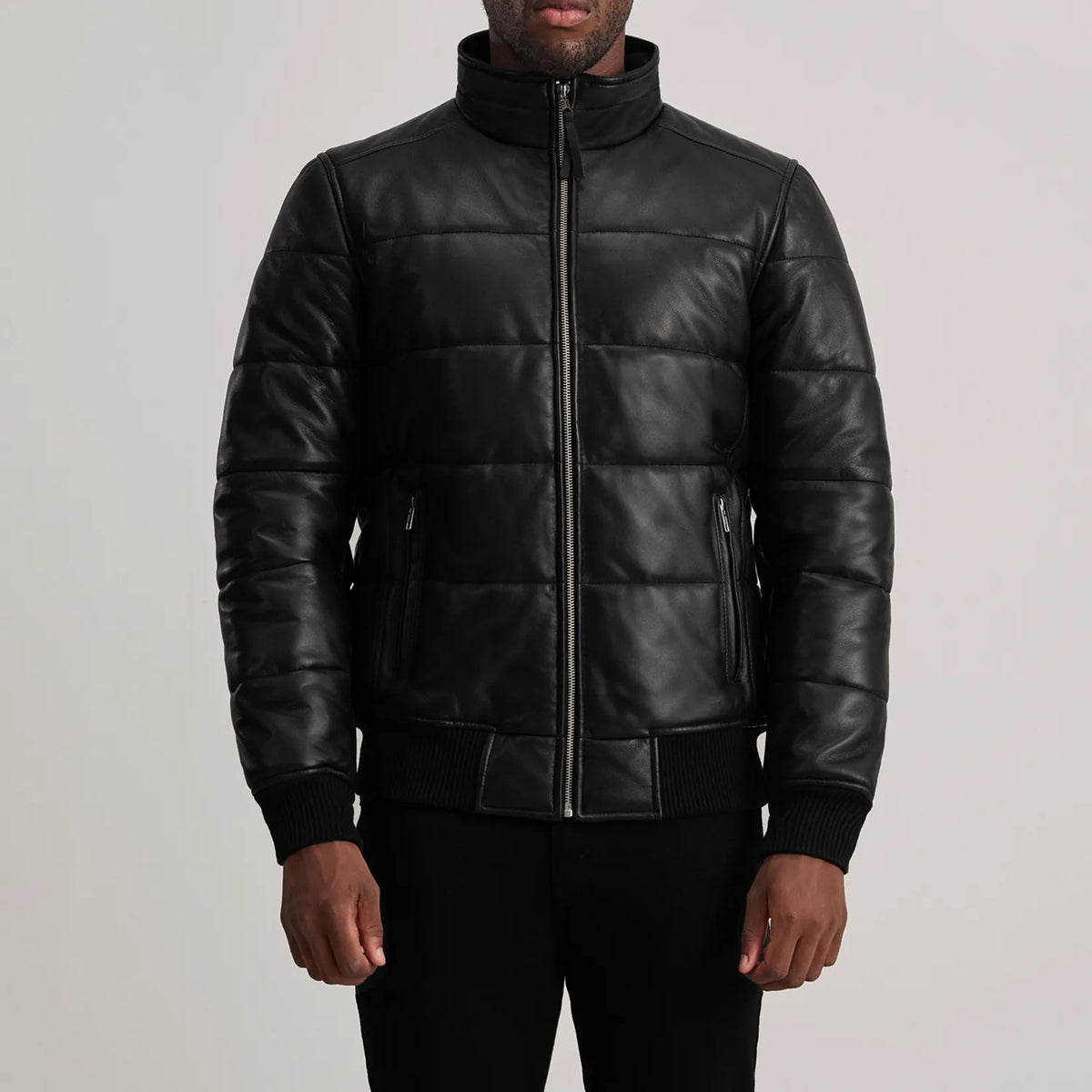 Detalle de cerca of High neck &amp; Zipper Hardware on Lucas Blue Leather Puffer Bomber Jacket