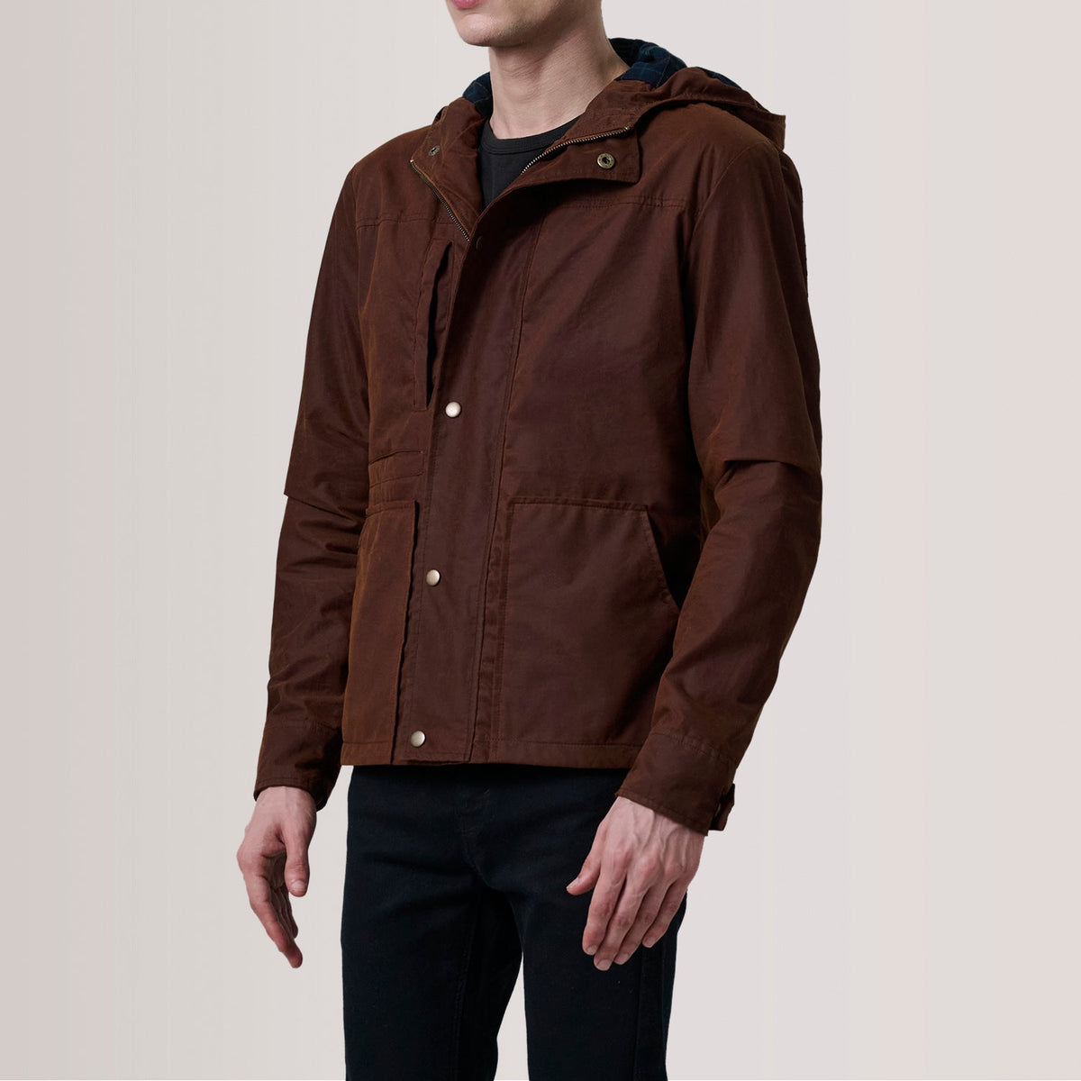 Marlo Brown Canvas Hooded Work Jacket For Men - Vista de perfil lateral con corte ergonómico de manga