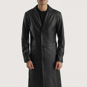 Detalle de cerca of Notch &amp; Button Hardware on Mateo Black Leather Single Breasted Coat