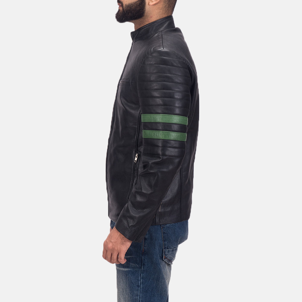 Night Trooper Chaqueta de Cuero para Hombre - Vista de perfil lateral con corte ergonómico de manga