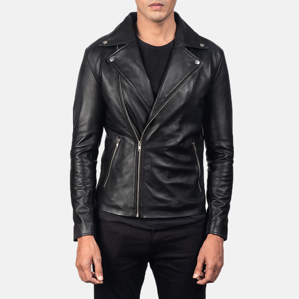 Men's Noah Black Leather Biker Jacket - Vista de perfil lateral con corte ergonómico de manga