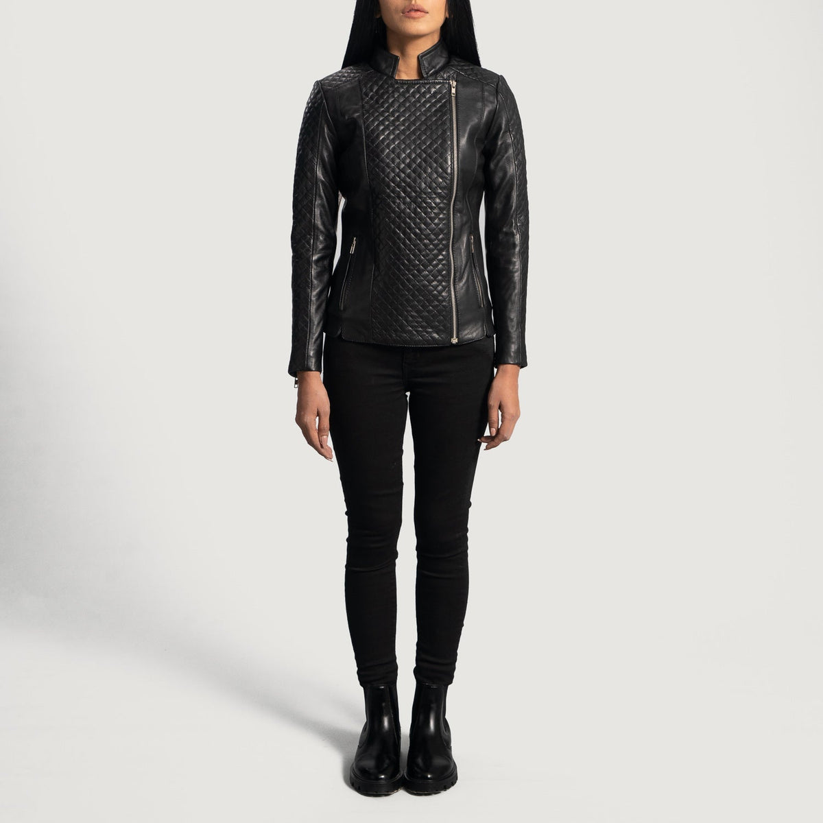 
Vista de detalle of Band & Zipper Hardware on Orient Grain Acolchado Negro Chaqueta Biker de Cuero para Mujer