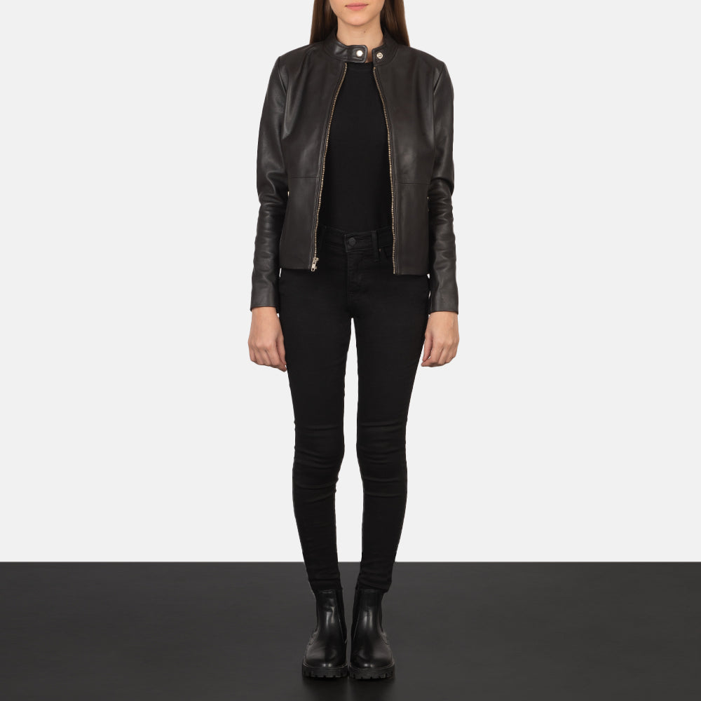 
Rave Brown Leather Biker Jacket - Vista lateral mostrando el corte ergonómico de mangas