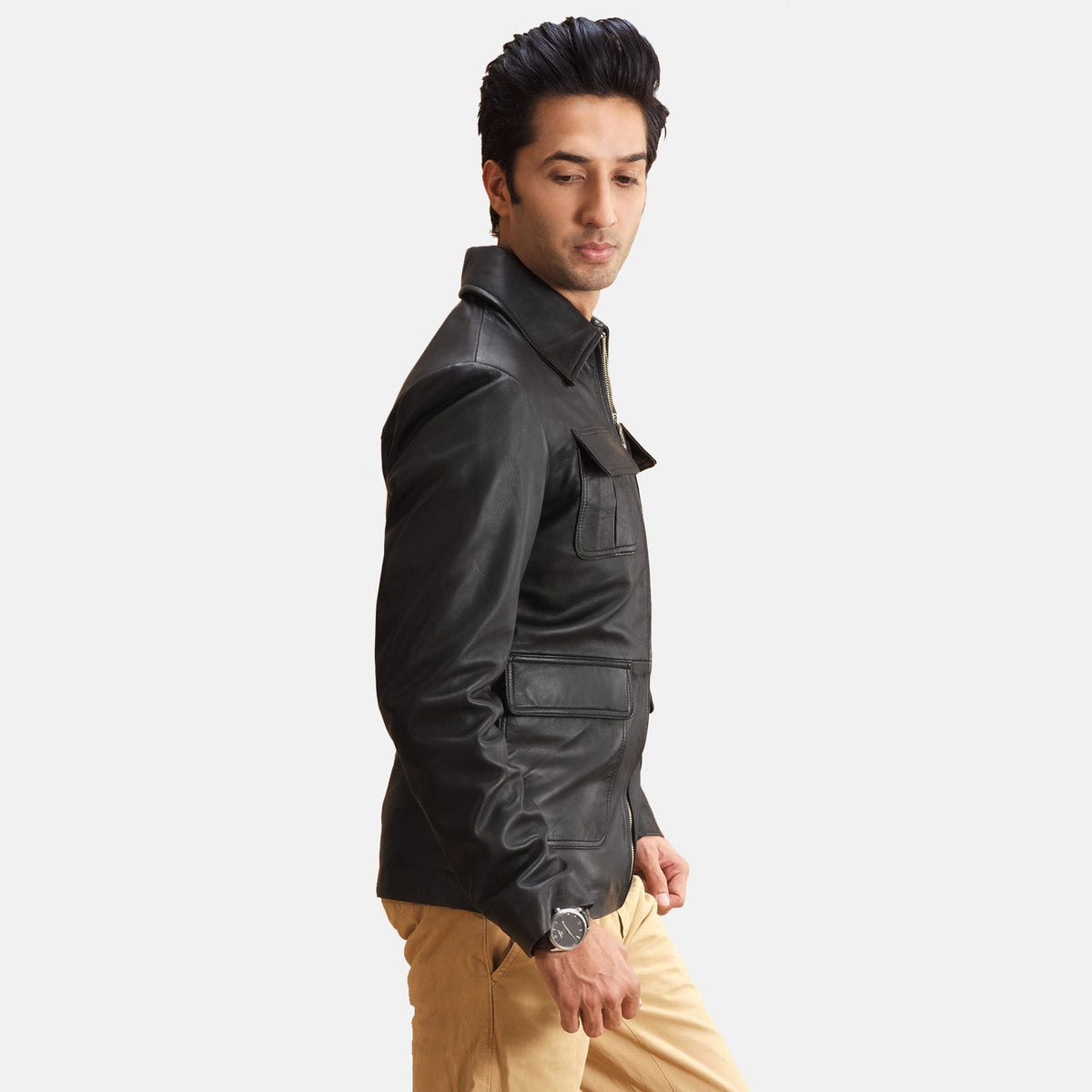 Black Sheepskin leather Jacket - Vista trasera con ajuste entallado en hombros y bajo impecable