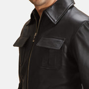 Detalle de cerca of Shirt &amp; Zipper Hardware on Raven Negro Chaqueta de Cuero para Hombre