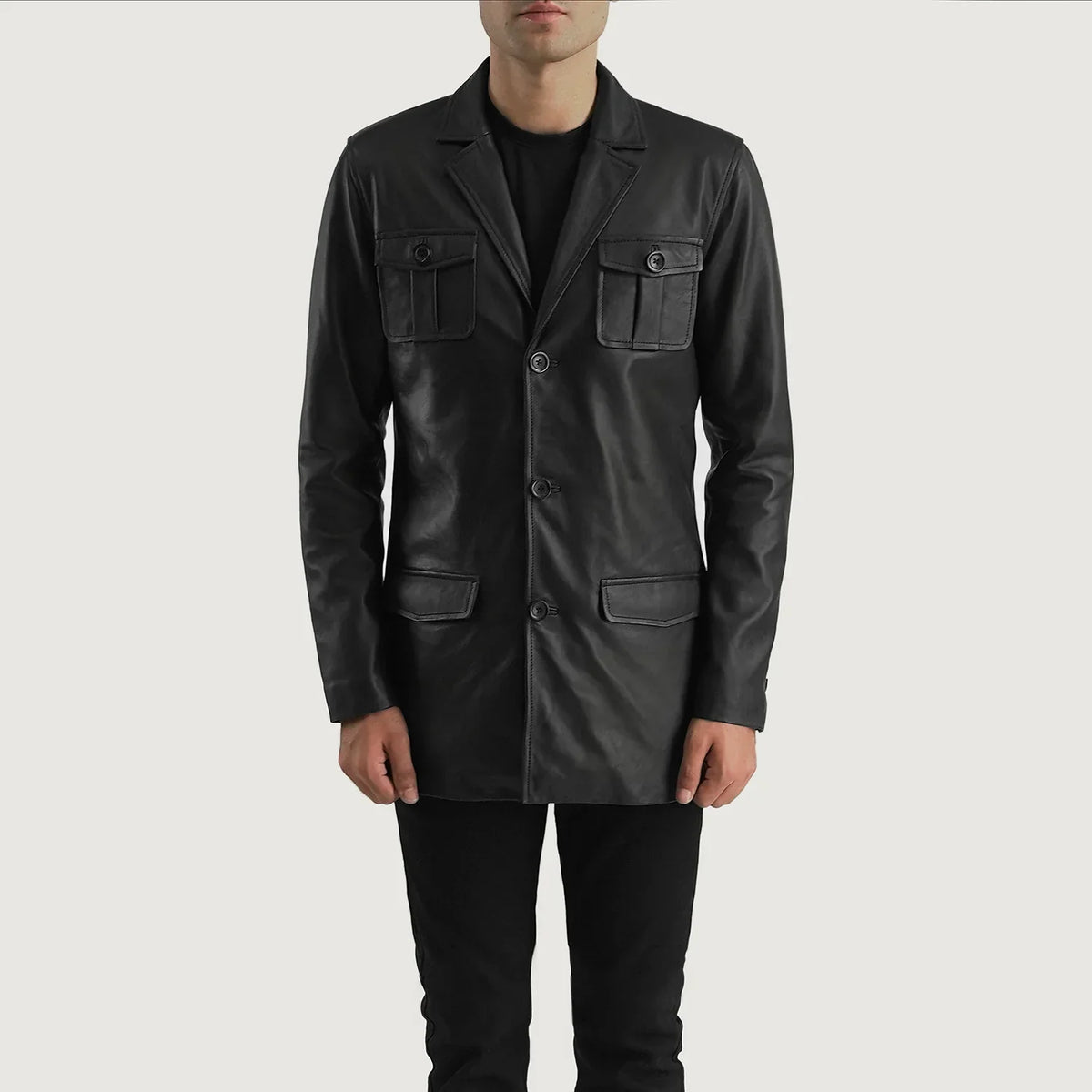 Detalle de cerca of Band &amp; Button Hardware on Ray Cutler Black Leather Blazer