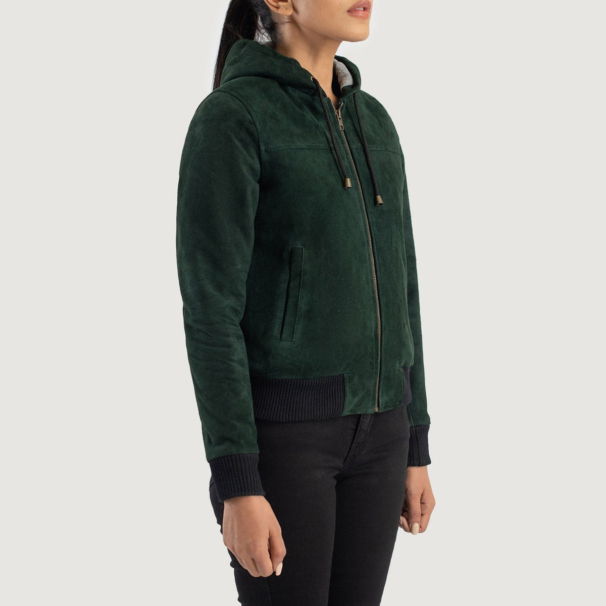 
Green Goatskin Suede Bomber Jacket - Vista posterior con hombros definidos y bajo impecable