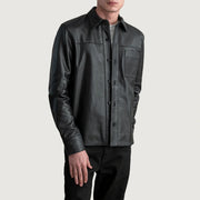 
Scout Negro Leather Shirt para Hombre - Vista posterior con hombros definidos y bajo impecable