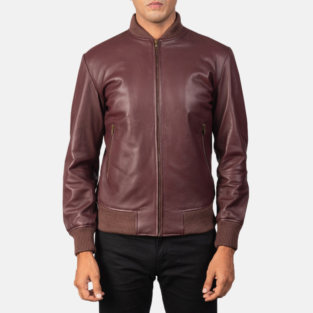 
Vista de detalle of Varsity & Zipper Hardware on Shane Granate Chaqueta Bomber de Cuero para Hombre