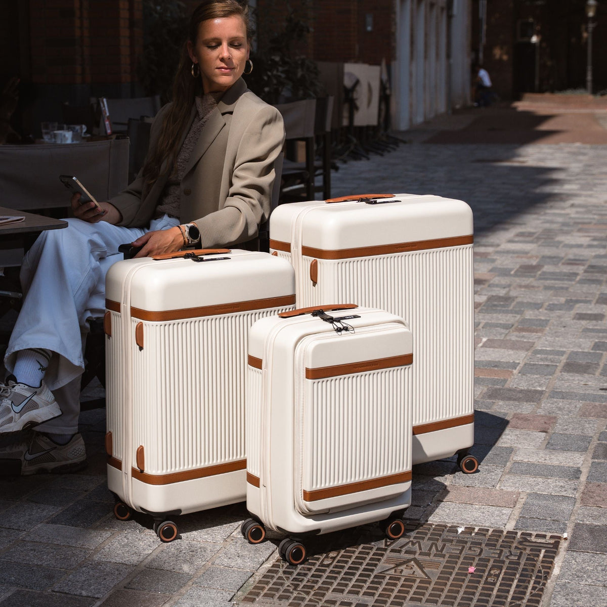 Suitcase Set Front Pocket Zuna para Mujer – Vista alternativa del producto 2