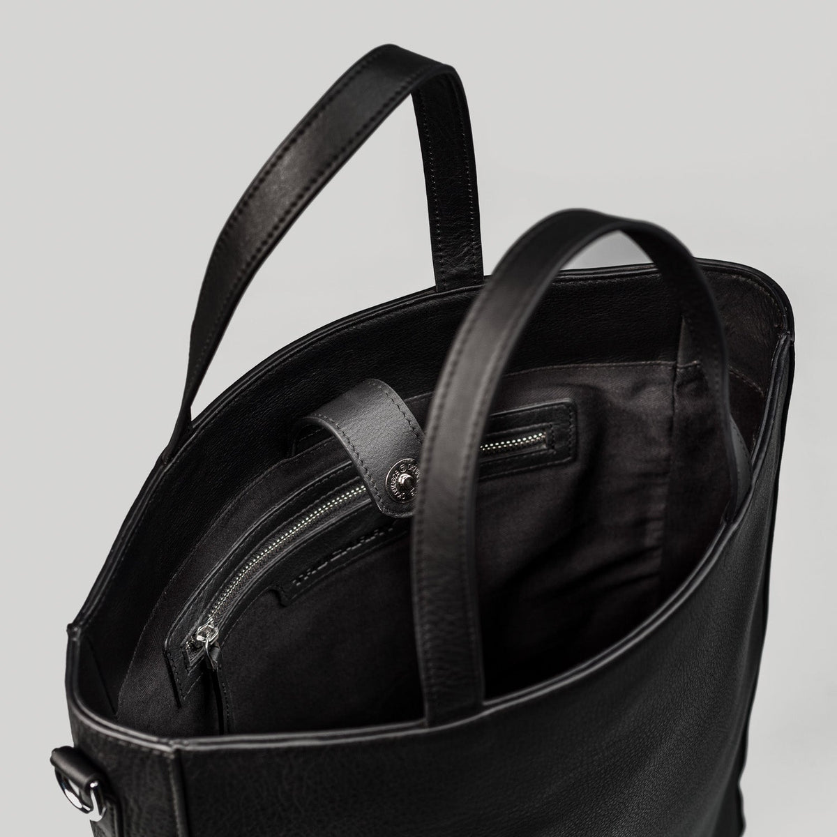 
The Poet Bolso tote de cuero – alternate product view 7