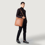 
The Poet Bolso tote de cuero – alternate product view 9