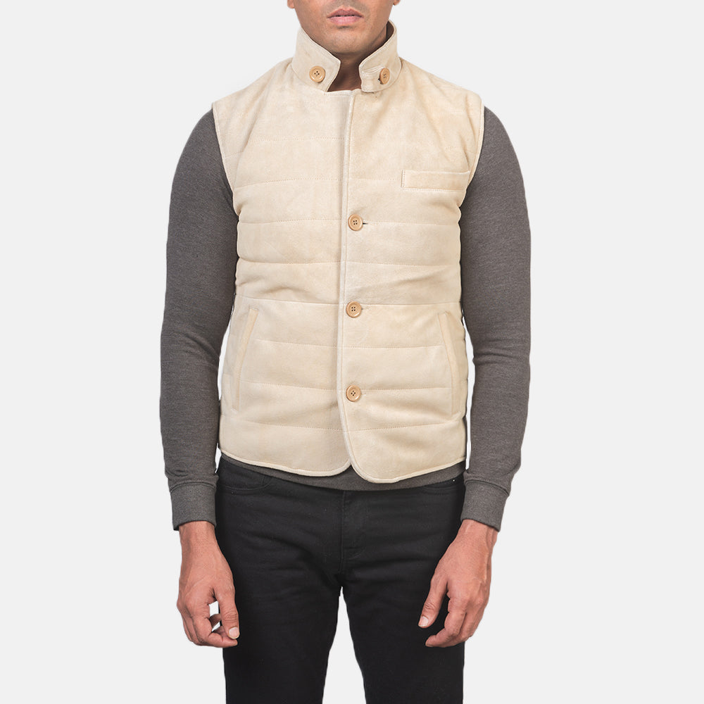 
Vista de detalle of Notch with removable throat latch & Button Hardware on Tony Off-Blanco Suede Vest para Hombre