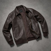 Tailored Rib Cuffs &amp; Hem Craftsmanship Construction Detail on Dark Marrón Sheepskin Cazadora Bomber de Cuero para Hombre