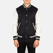 Detalle de cerca of Varsity &amp; Snap Buttons Hardware on Men's Vaxton Negro &amp; Blanco Hybrid Varsity Chaqueta de Cuero para Hombre
