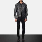 
Vincent Black Leather Biker Jacket - Vista lateral mostrando el corte ergonómico de mangas