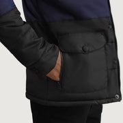 
Vista interior Showing Quilted Viscose Lining & Dos bolsillos interiores de utilidad