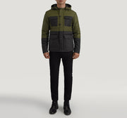 
Wayne Negro & Verde Hooded Puffer Chaqueta de Cuero para Hombre - Vista lateral mostrando el corte ergonómico de mangas