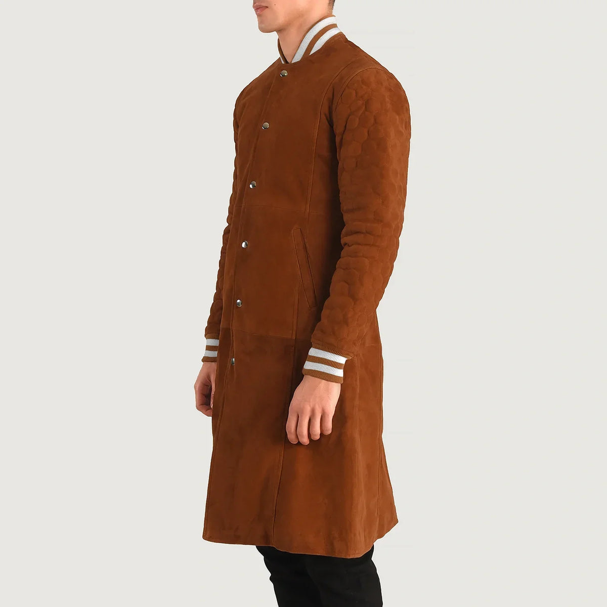 
Tan Bown Goatskin Suede Varsity Jacket - Vista posterior con hombros definidos y bajo impecable