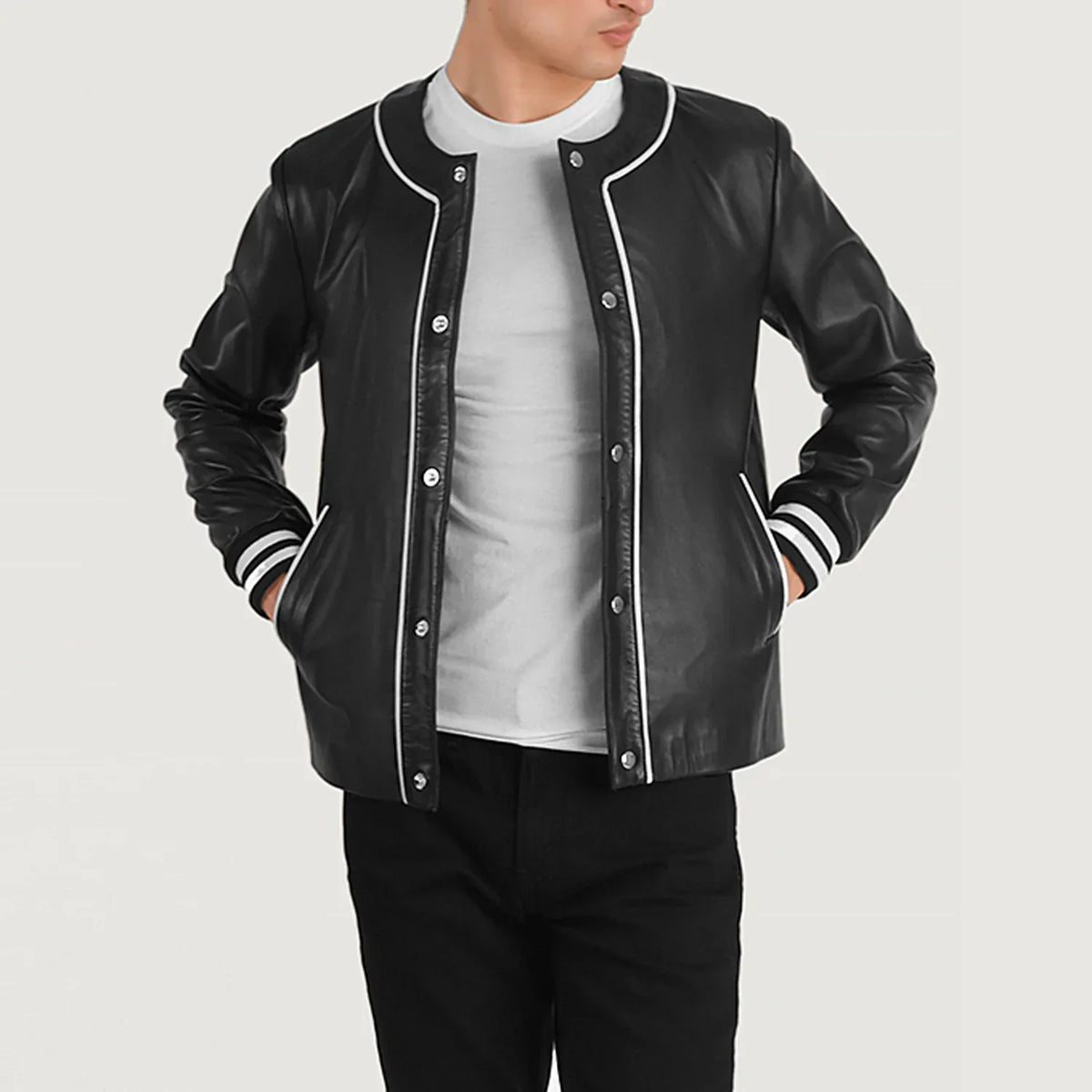 Willis Black Leather Varsity Jacket in Black Sheepskin Leather - Vista frontal y silueta a medida | Comprar online