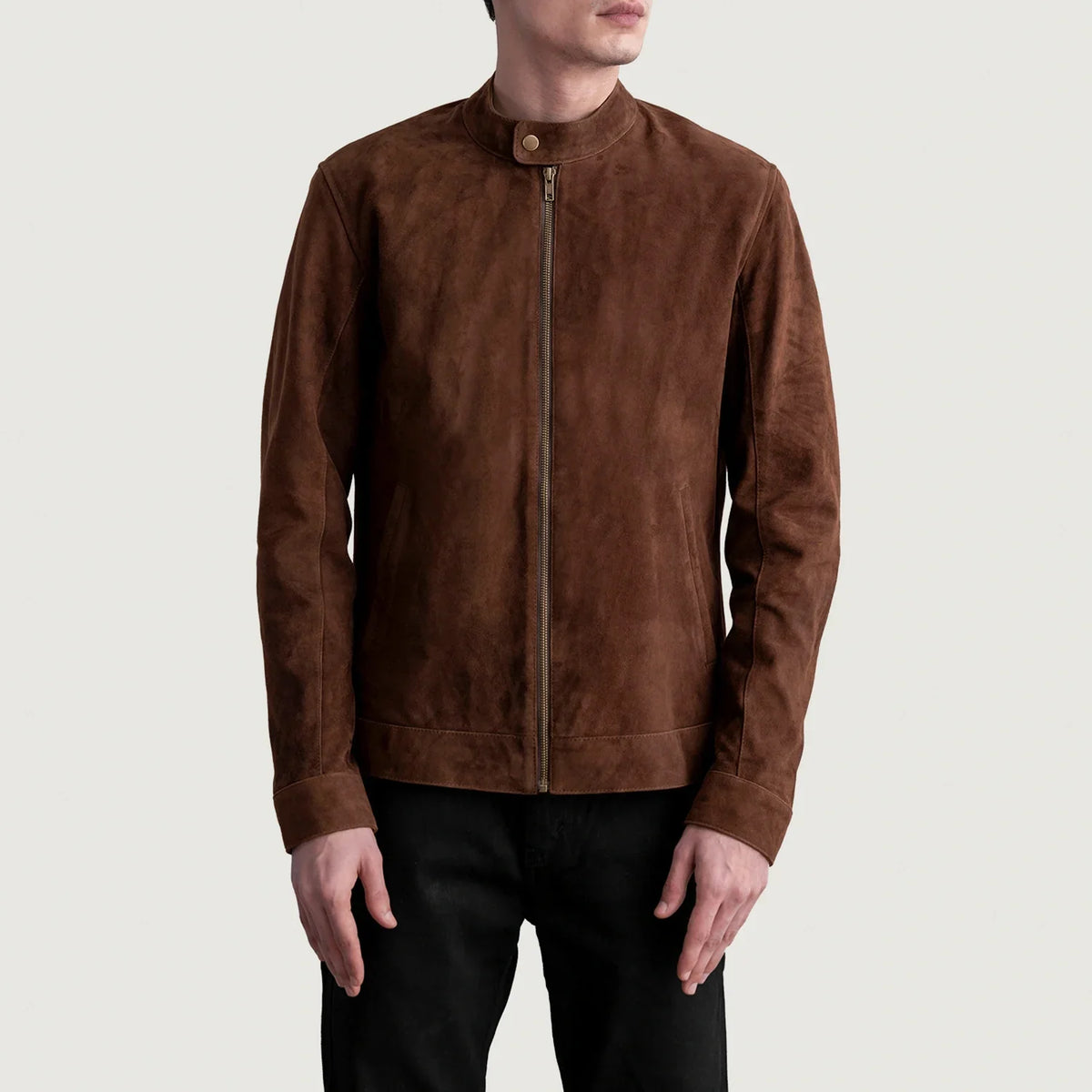 Zen Brown Suede Biker Jacket - Vista de perfil lateral con corte ergonómico de manga