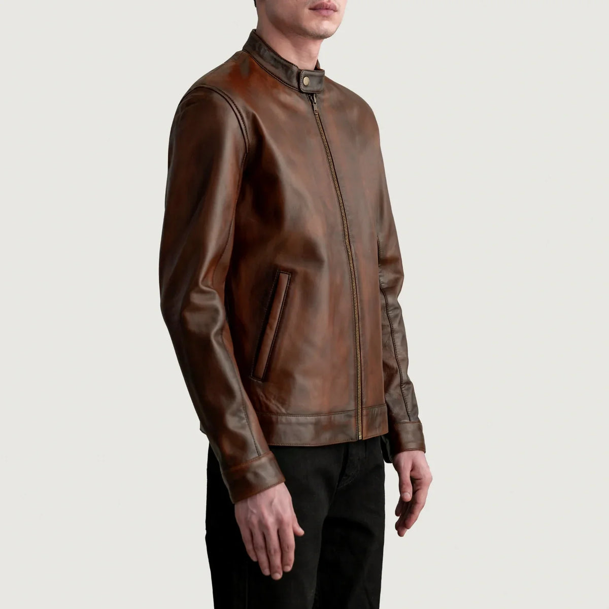 Distressed Brown Sheepskin Leather Biker Jacket - Vista trasera con ajuste entallado en hombros y bajo impecable